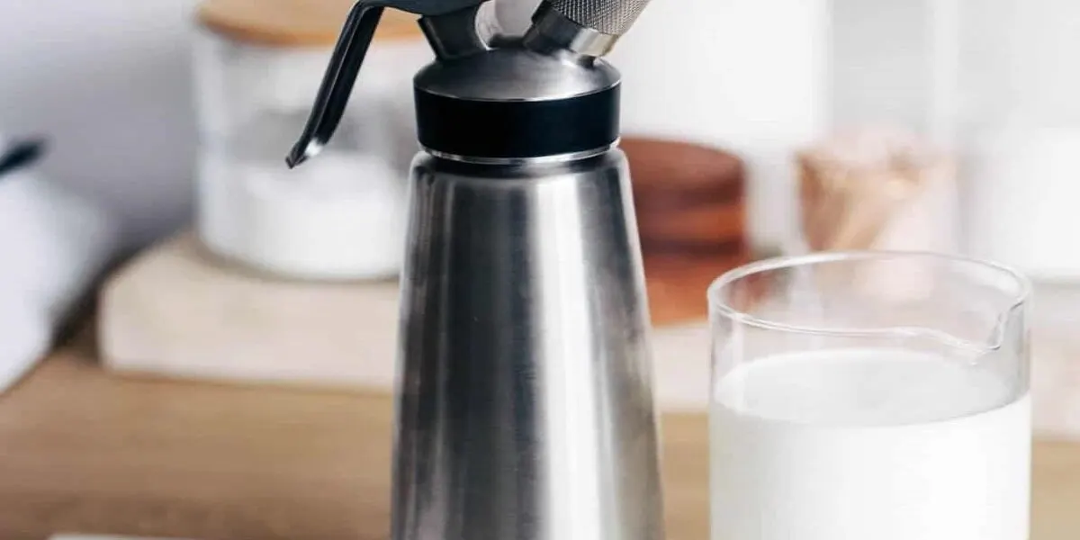 whipped cream dispenser